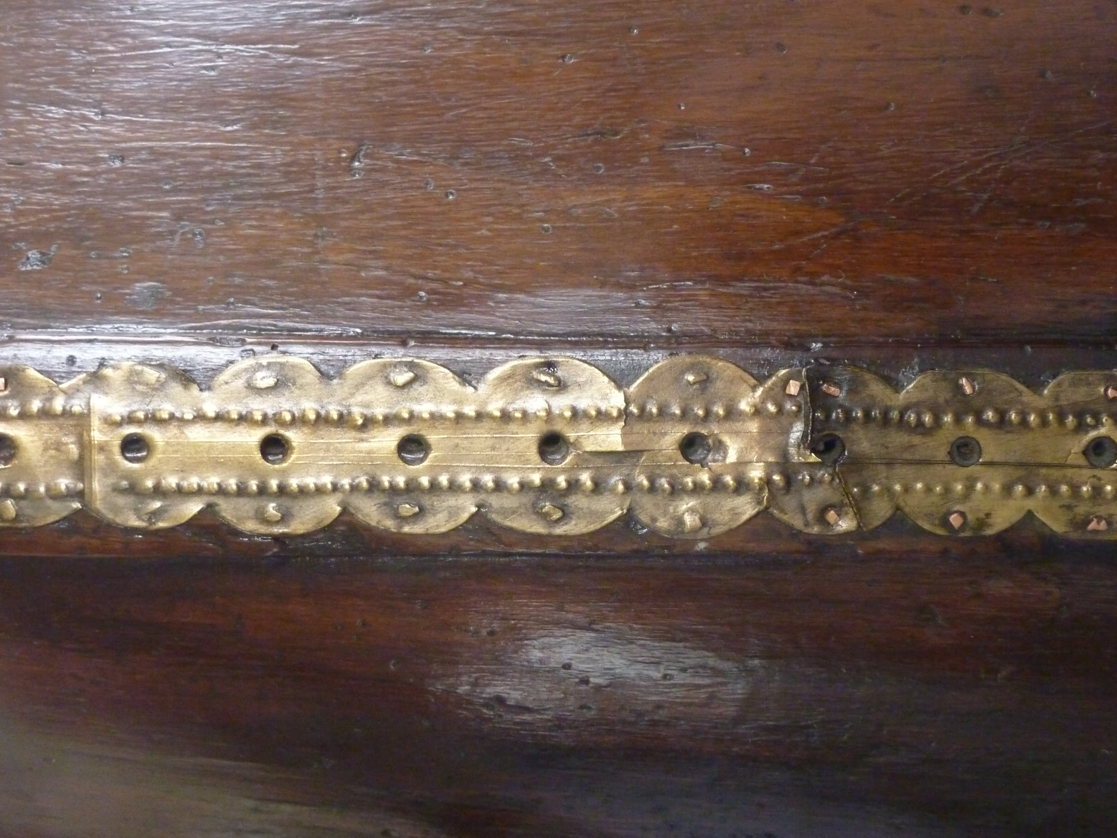 Castle Otway harp central brass strip (modern replacement)
