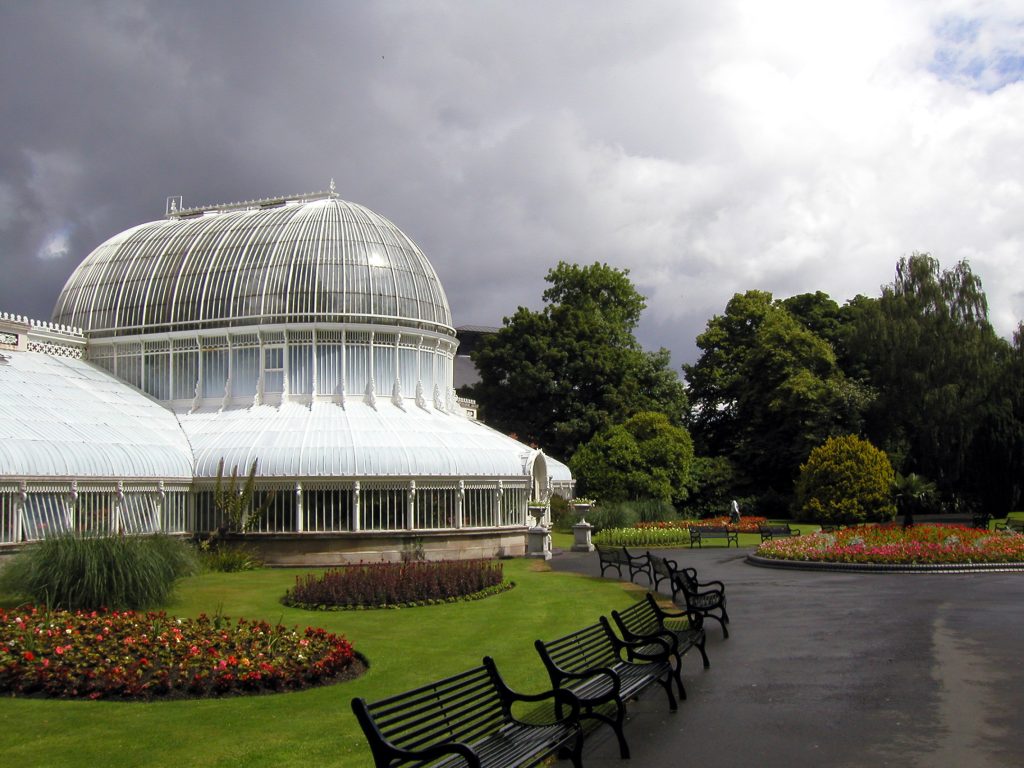 Botanic Gardens Palm House, Belfast. © Robert Young, 2004, cc-by-sa (used under license)